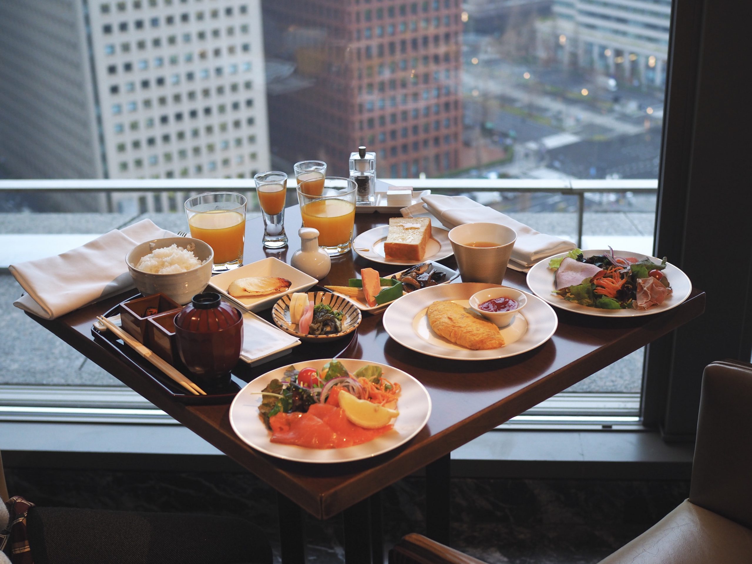 パレスホテル東京 朝食 クラブラウンジで上質な朝のひと時を Hotel Stay Navi